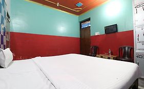 Capital O Honey Hotel